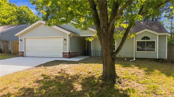 Property Photo:  3131 W Mulberry Street  AR 72704 
