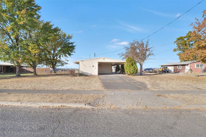 Property Photo:  131  Schilling Drive  WA 98837 