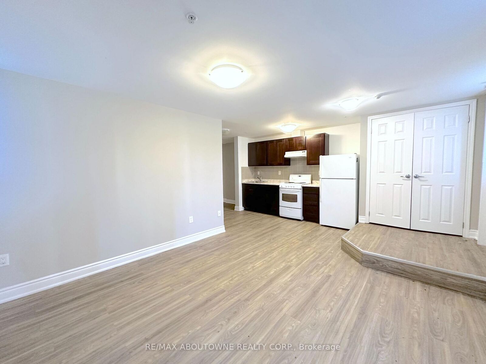 Property Photo:  55 Lisgar Street 109  ON M6J 3X6 