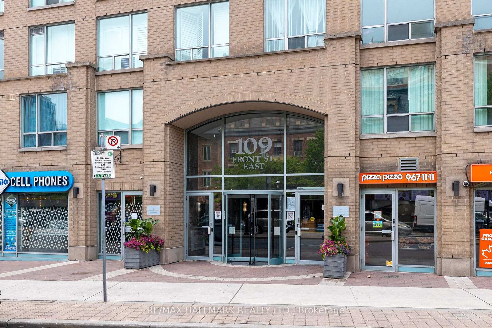 Property Photo:  109 Front Street E 528  ON M5A 4P7 