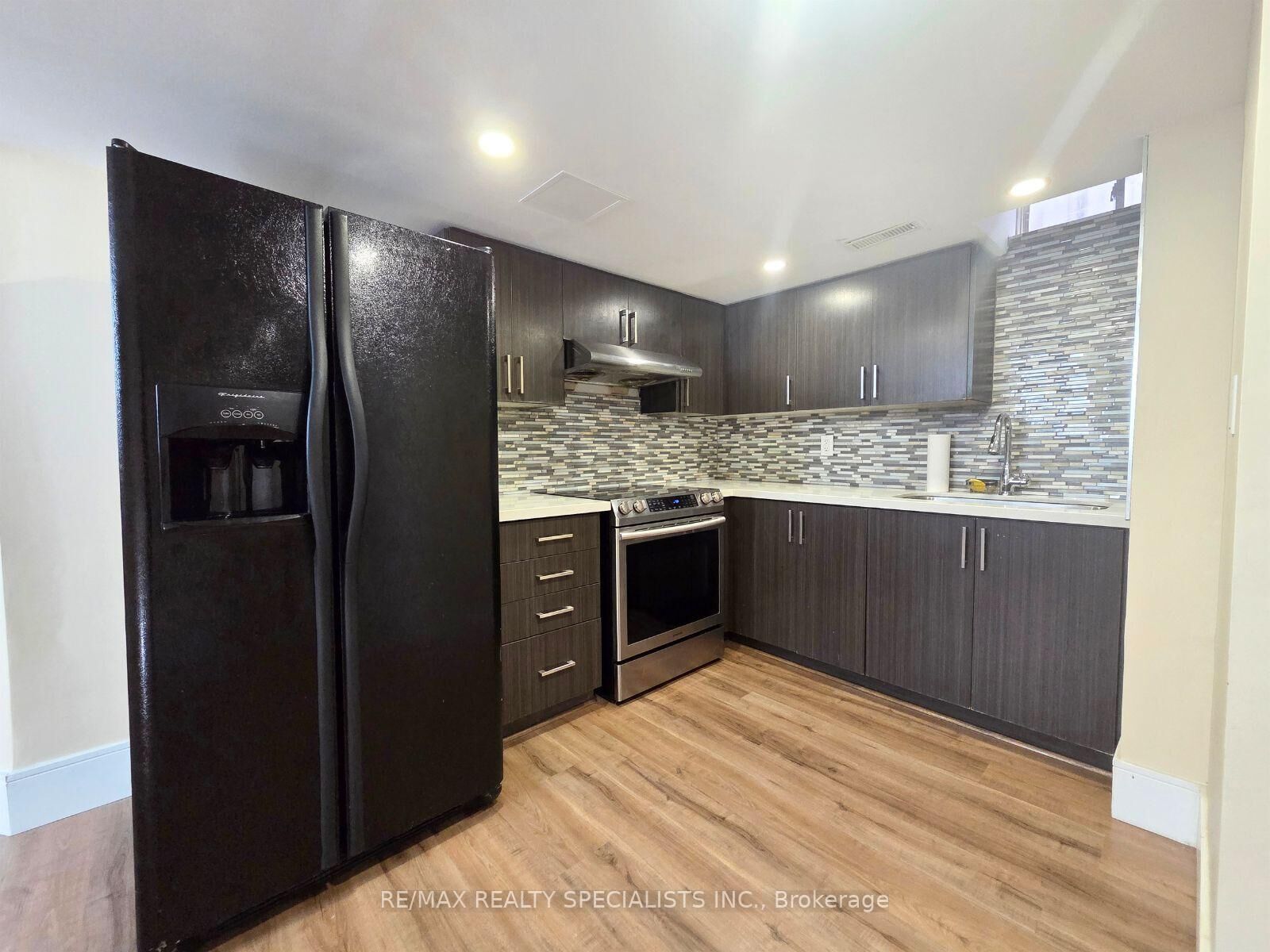 Property Photo: 18 Gold Hill Road Bsmt ON L6X 4V2