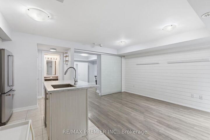 Property Photo:  2315 Sheppard Avenue W 44  ON M9M 0E8 