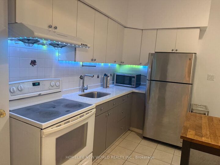 Property Photo:  6 Dublin Street  ON M6H 1J3 