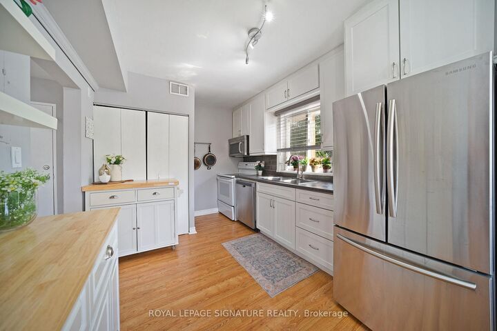 Property Photo:  2027 Bluefields Drive 2  ON L7P 1J9 