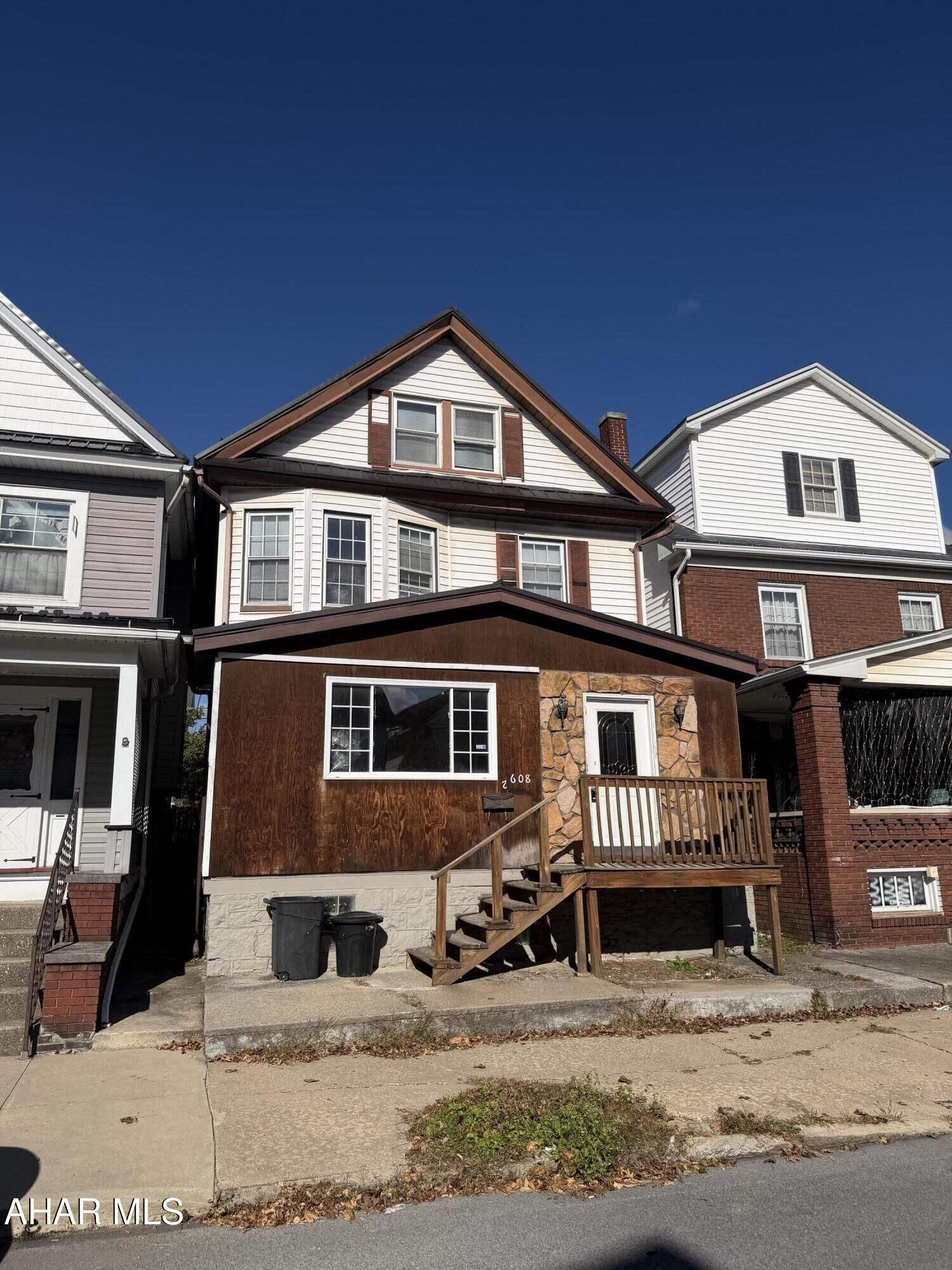 Property Photo: 2608 W Chestnut Avenue PA 16601