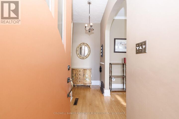 Property Photo:  104 Bald Street  ON L3C 5C3 