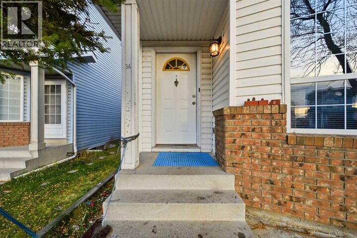 Property Photo:  36 Martin Crossing Manor Northeast  AB T3J 3R6 