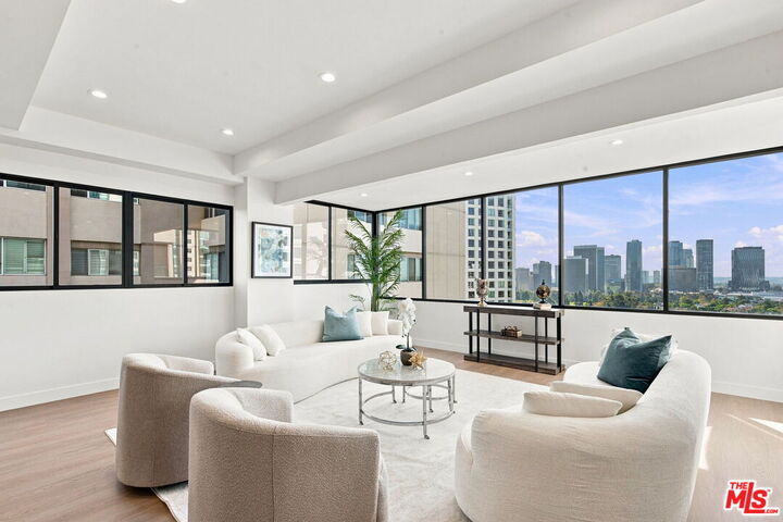Property Photo:  865 Comstock Ave, Unit 14B  CA 90024 