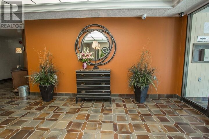 Property Photo: 1139 Queen St E # 1107 ON P6A 6K5