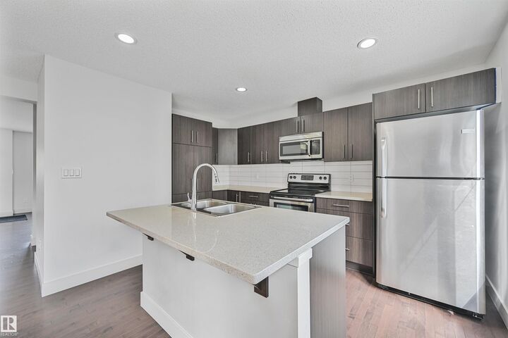 Property Photo:  2922 Maple Way NW 35  AB T6T 1A5 