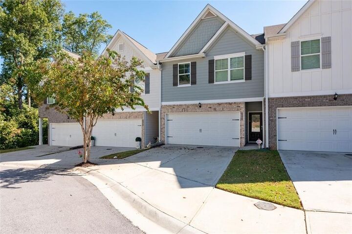 Property Photo: 3686 Abbey Way GA 30507
