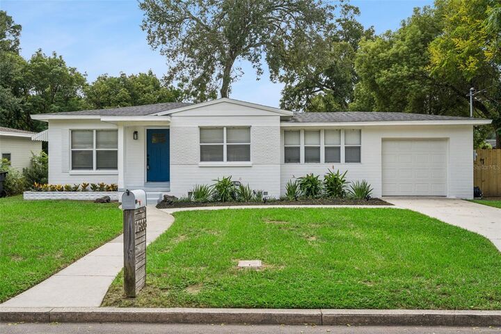 Property Photo: 2808 E Pine Street FL 32803
