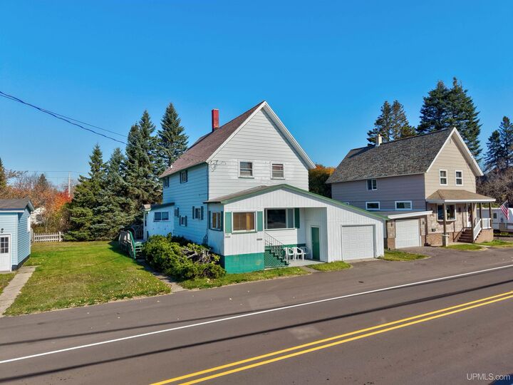 Property Photo:  25954 Elm Street  MI 49913 