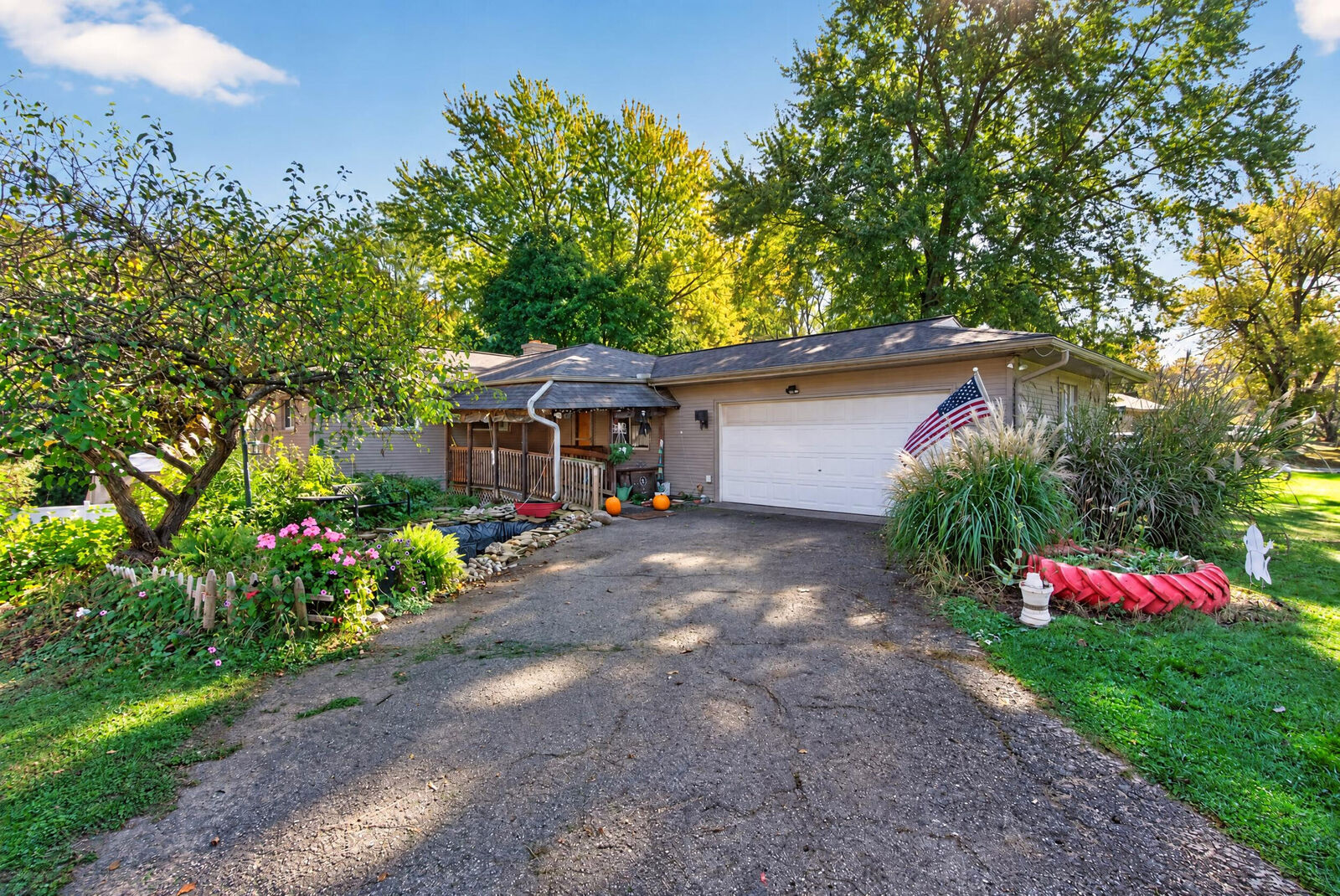 Property Photo:  3403 Pine Ridge Drive  MI 49201 