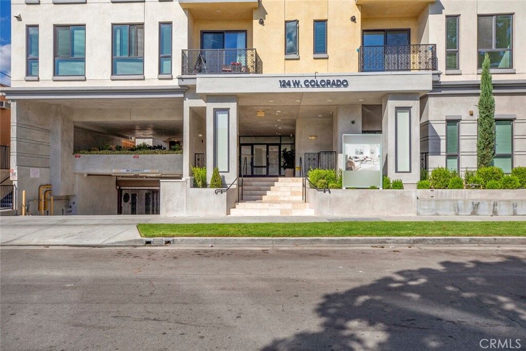 Property Photo: 124 1/2 W Colorado Street CA 91204