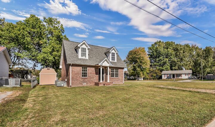 Property Photo:  727 Inver Ln  TN 37042 