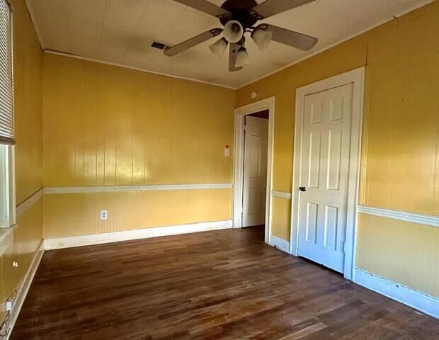 Property Photo:  148 East Menefee  TX 75901 