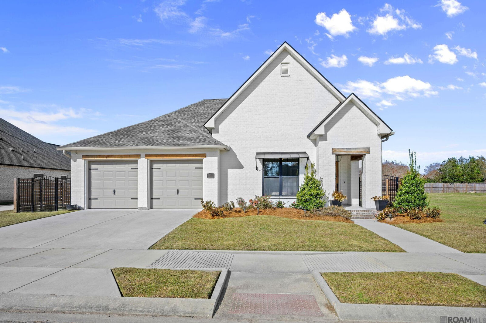 Property Photo: 17759 Empress Dr LA 70739