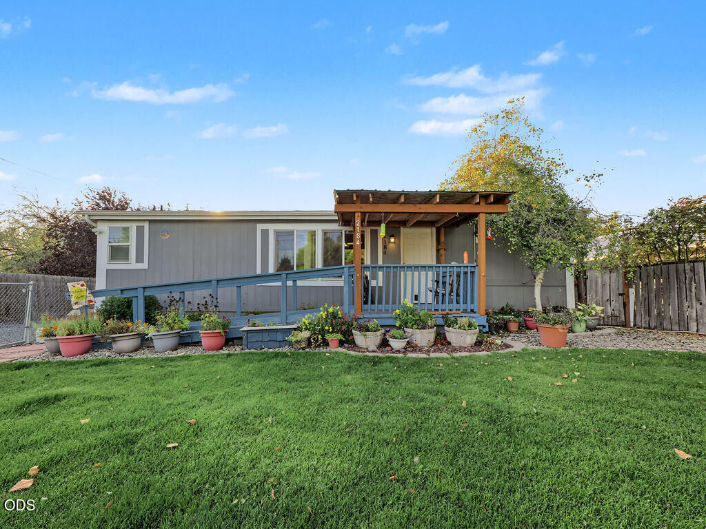 Property Photo:  2184 Ogden Street  OR 97603 