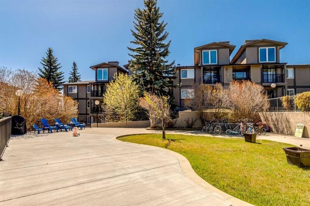 Property Photo:  6400 Coach Hill Road SW 722  AB T3H 1B8 