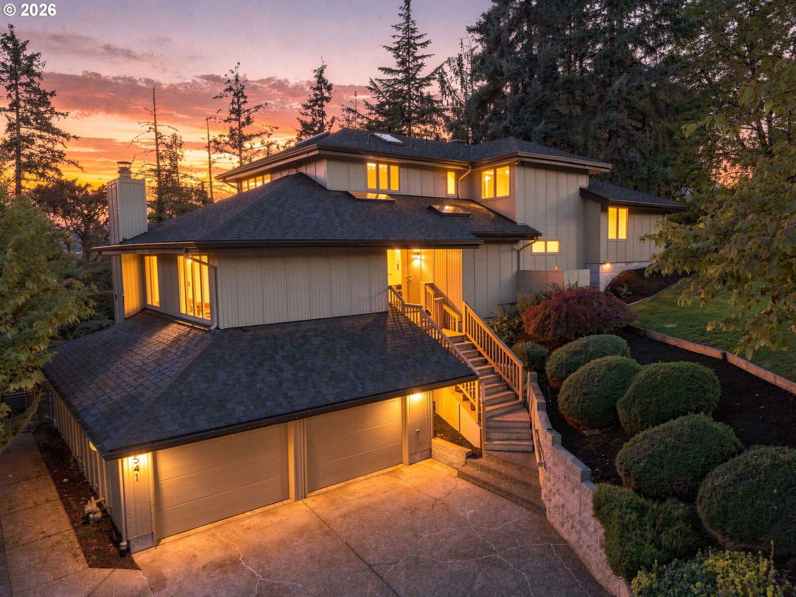 Property Photo: 541 Spyglass Dr OR 97401