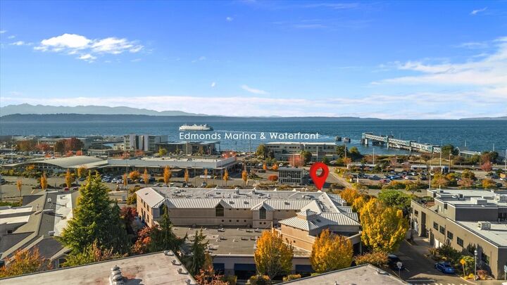 Property Photo:  110  James Street 301  WA 98020 