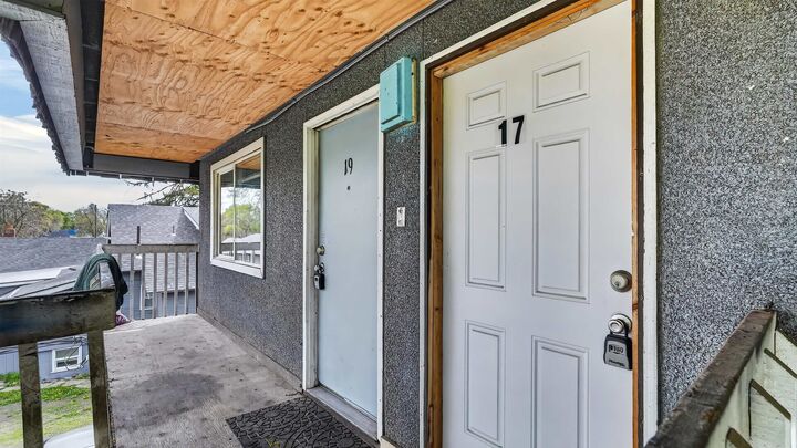 Property Photo:  1717 E Mission Ave  WA 99202 