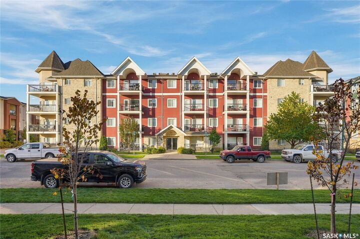 Property Photo:  150 Pawlychenko Lane 319  SK S7V 0B4 