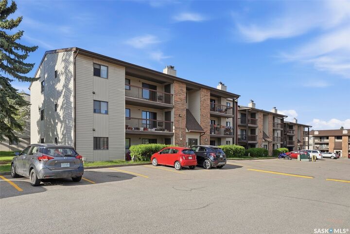 Property Photo:  345 Kingsmere Boulevard 202  SK S7J 4J6 