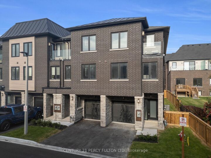 Property Photo: 6635 Clock Court 6 ON L5W 1N2