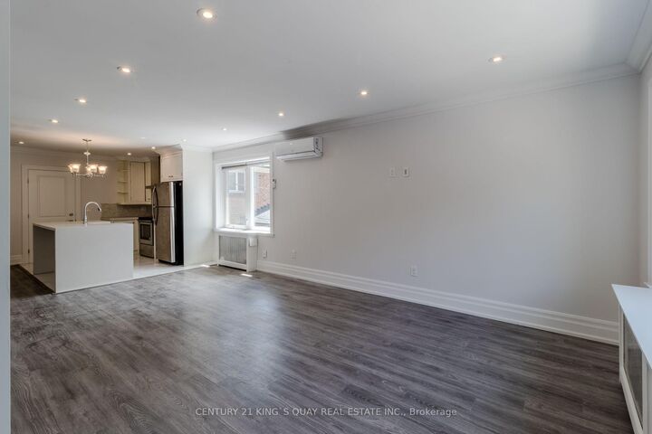 Photo de la propriété: 301 Cleveland Street Upper ON M4S 2W7