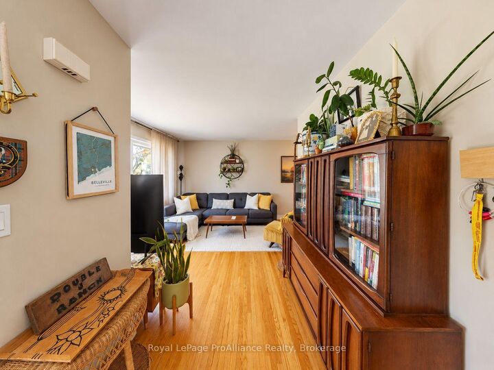 Property Photo:  21 Lambert Drive  ON K8N 4K5 