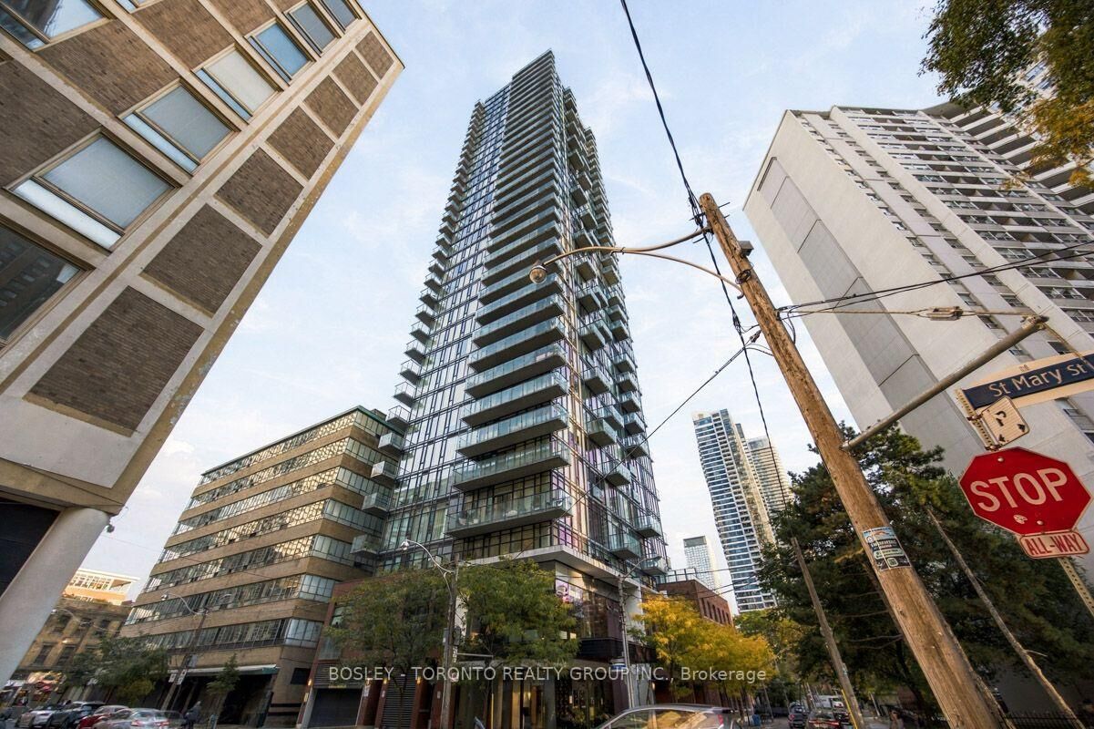 Property Photo: 75 St. Nicholas Street 805 ON M4Y 0A5