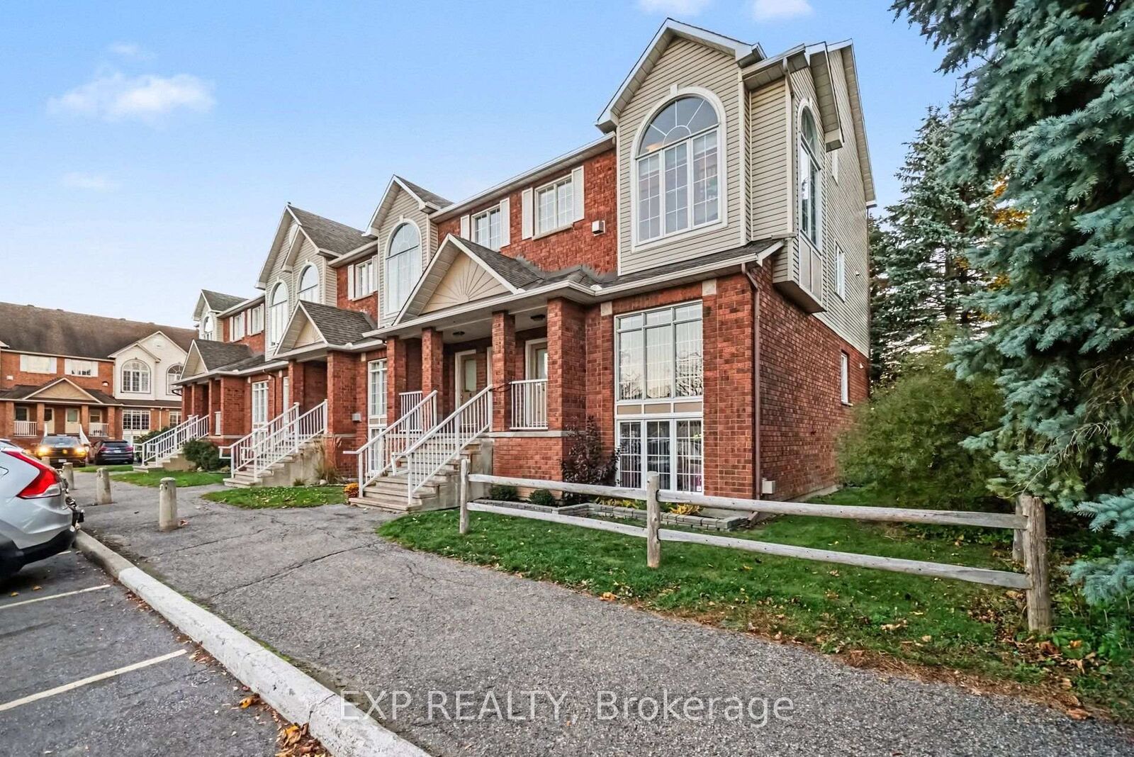 Property Photo:  4 Briston Private 1  ON K1G 5P5 