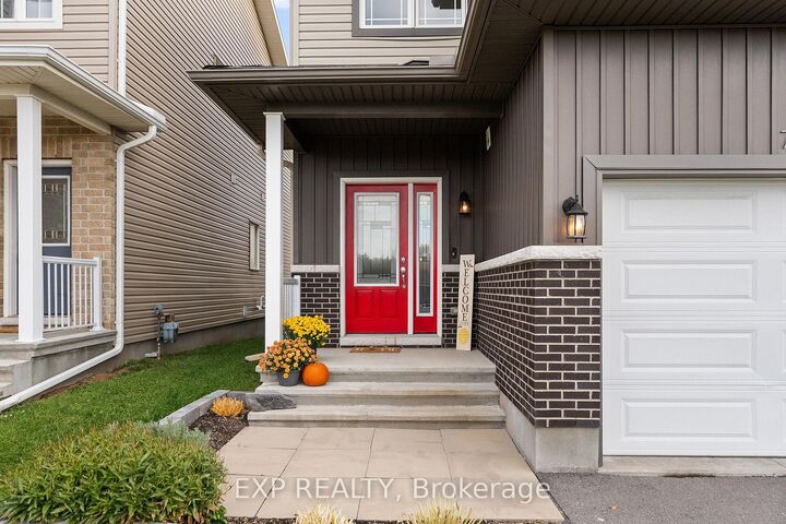 Property Photo:  76 Vimy Ridge Crescent  ON K7S 0H7 