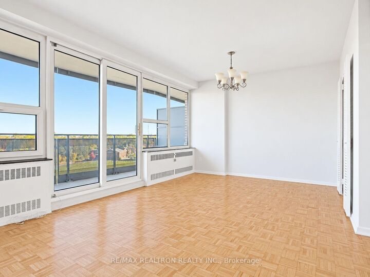 Property Photo:  10 Shallmar Boulevard 804  ON M5N 1J4 