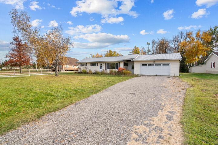 Property Photo: 2239 E Levering Road MI 49721
