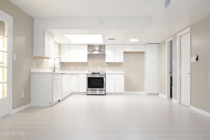 Property Photo: 8806 N 105th Lane AZ 85345