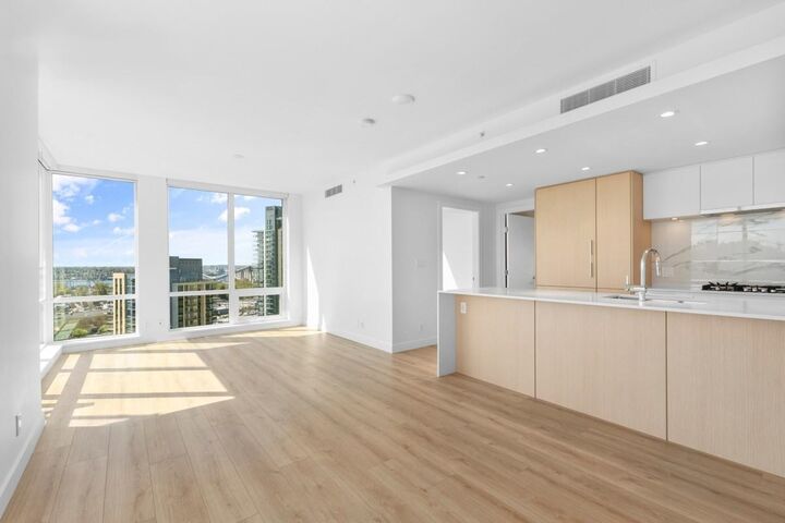 Property Photo:  1500 Fern Street 1706  BC V7J 0E6 