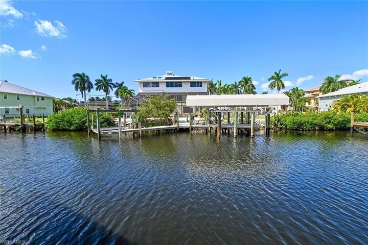 Property Photo: 17911 Grey Heron Ct FL 33931