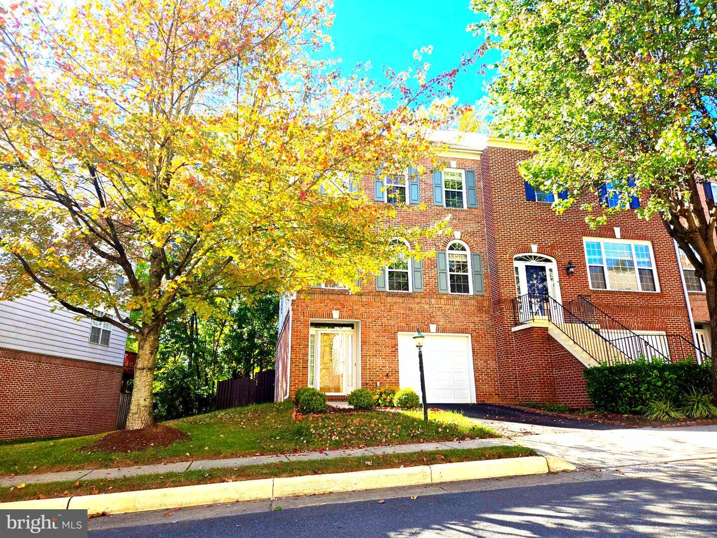Property Photo:  4714 Caronia Way  VA 22030 