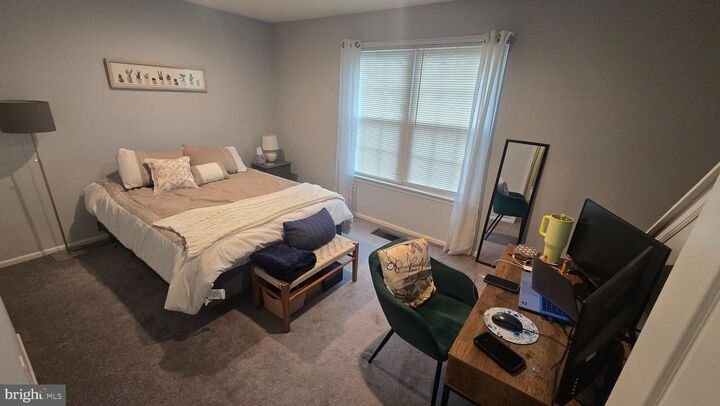 Property Photo: 5 Applewood Court PA 19044