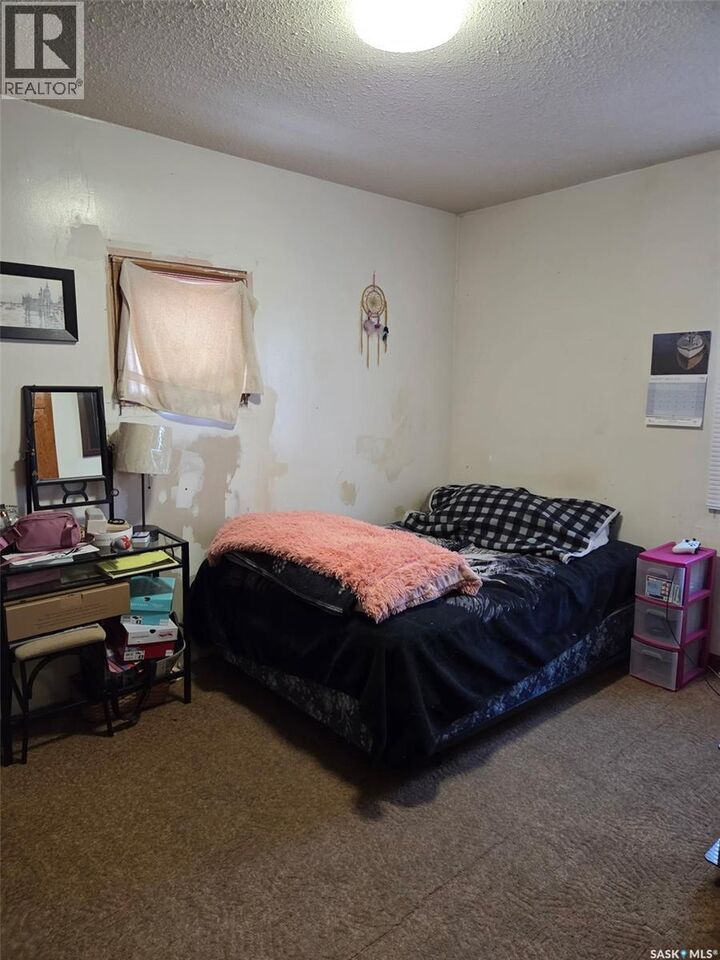 Property Photo:  1778 13th Street W  SK S6V 3K1 