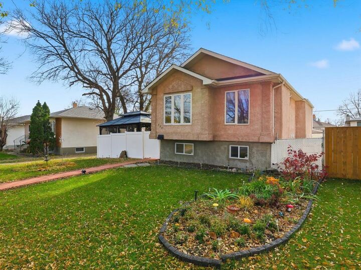 Property Photo:  736 Simpson Avenue  MB R2K 1R9 