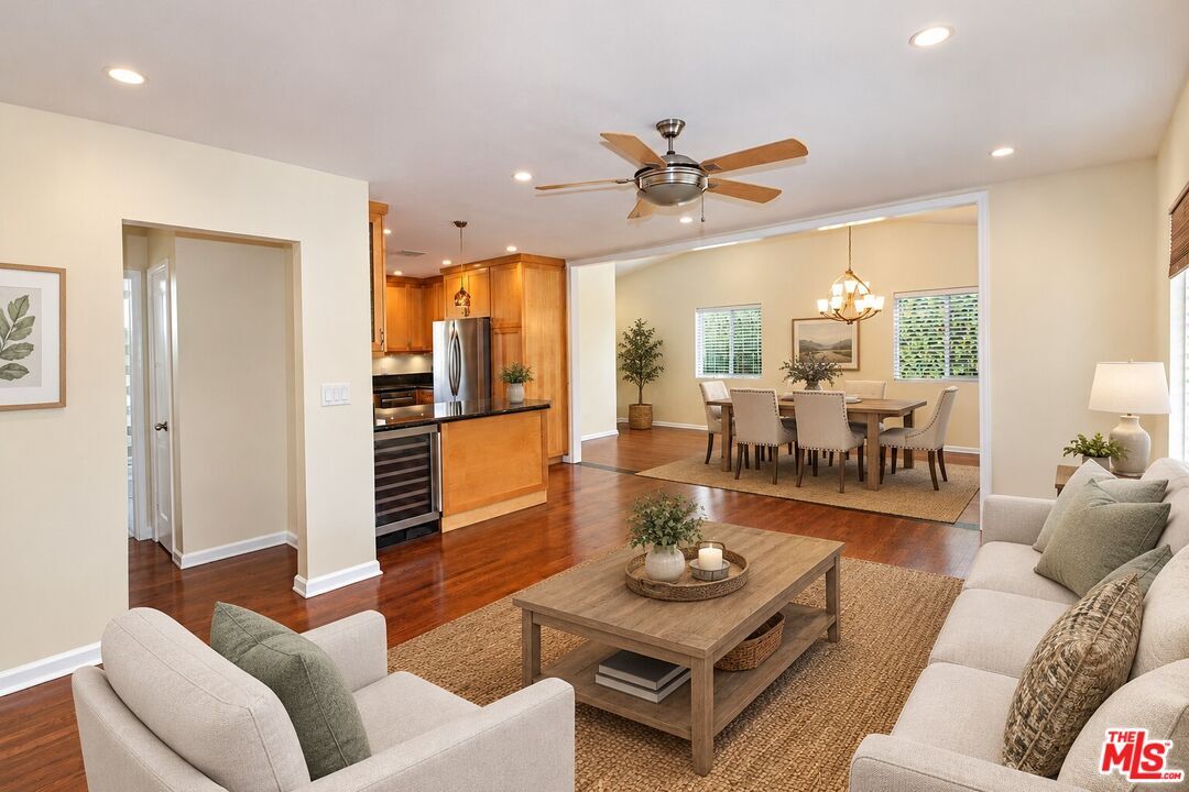 Property Photo:  5846 Encino Ave  CA 91316 