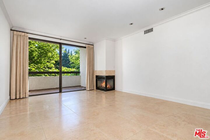 Property Photo:  2132 Century Park Ln, Unit 103  CA 90067 