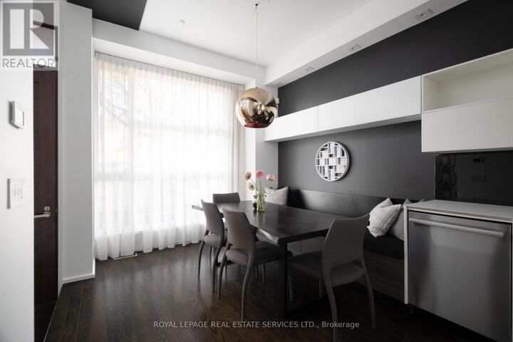 Property Photo:  243 Claremont Street  ON M6J 2N1 