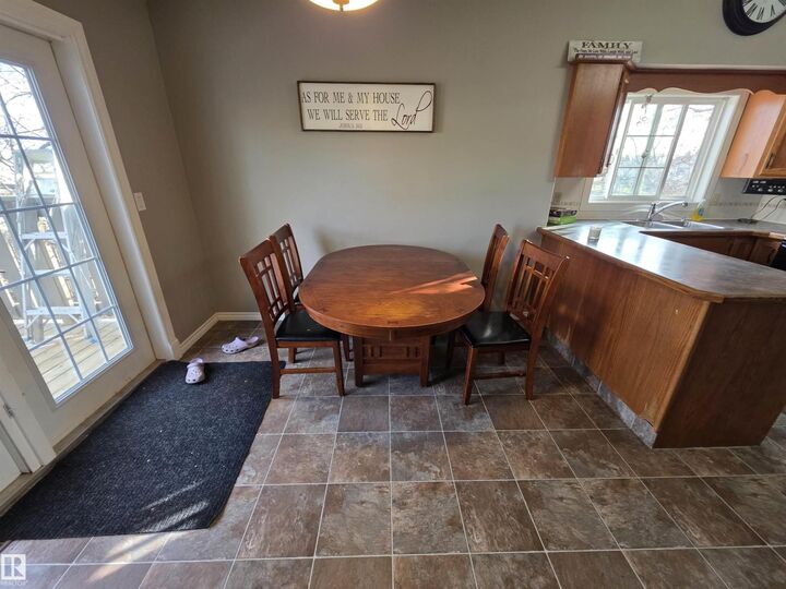 Property Photo:  5026 51 St  AB T0E 1Z0 