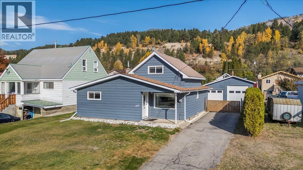 Property Photo: 2223 Sixth Avenue BC V1R 3B9