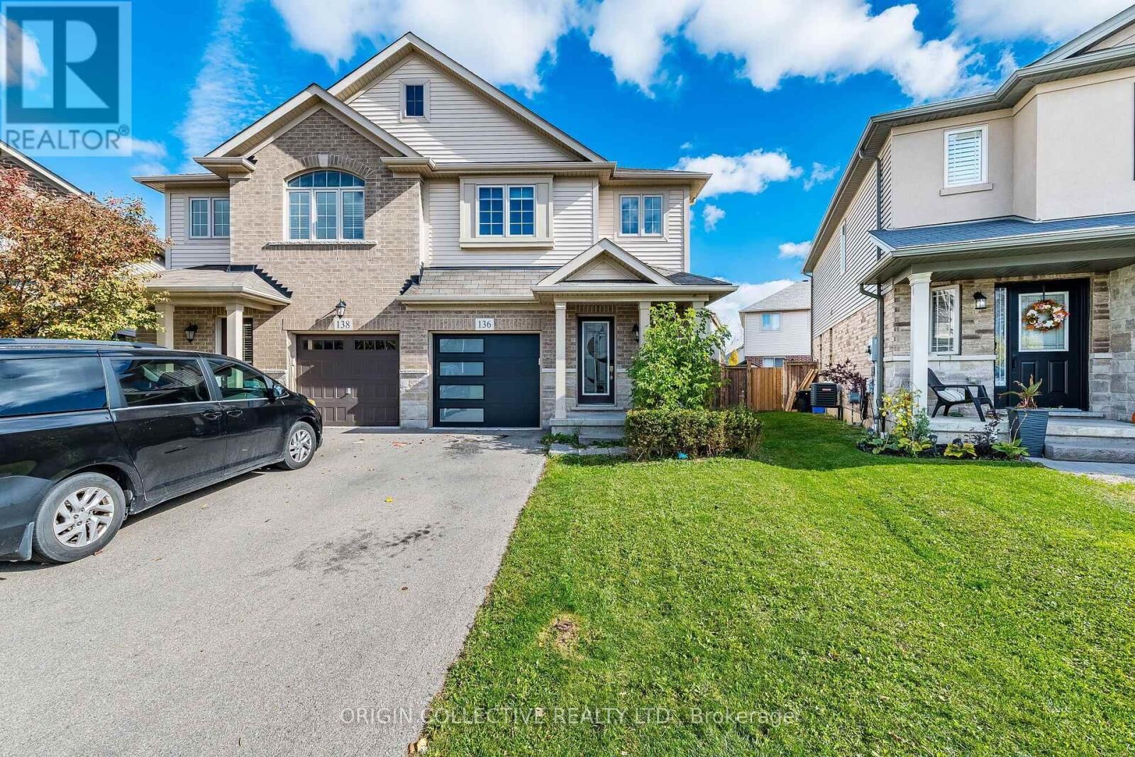 Property Photo:  136 Westbank Trail East  ON L8J 1R5 